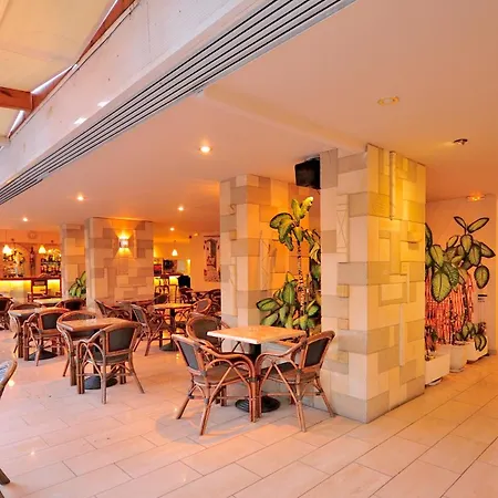 Hotel Carina 2*