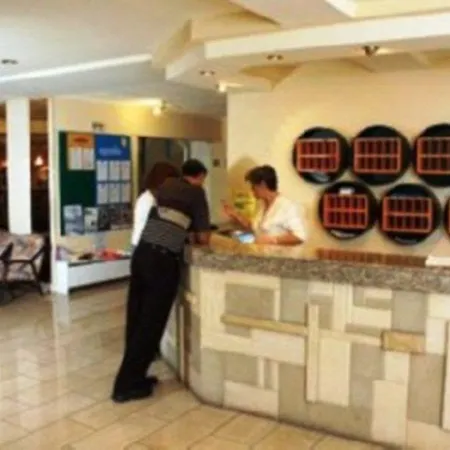 Carina Hotel 2*